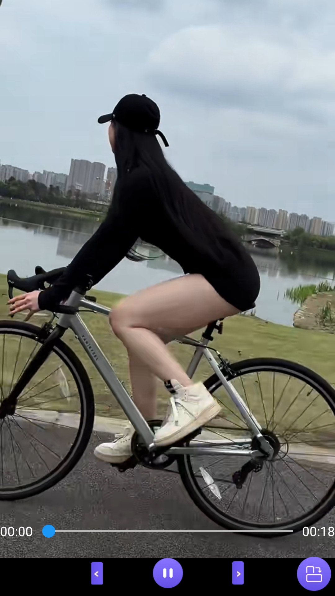 女王重度鞭打截图